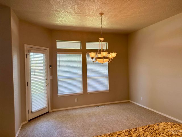 2918 E Green Canyon Dr, Meridian, ID 83642