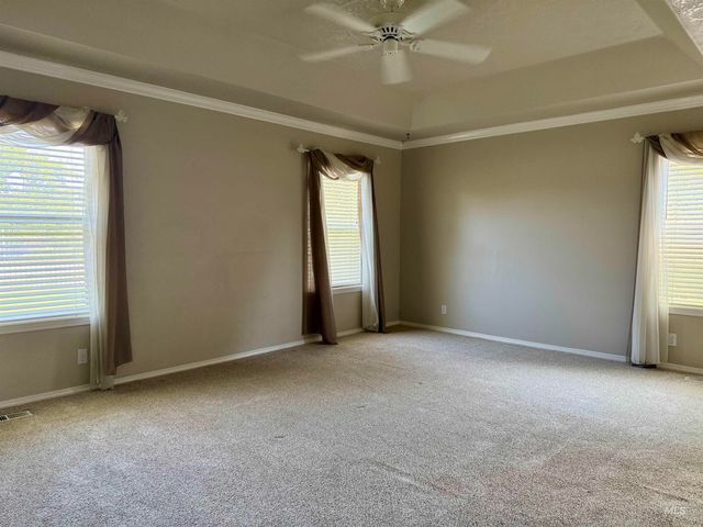 2918 E Green Canyon Dr, Meridian, ID 83642