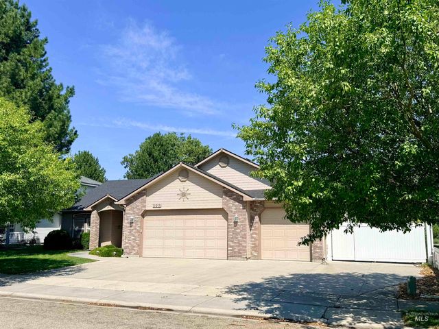 2918 E Green Canyon Dr, Meridian, ID 83642