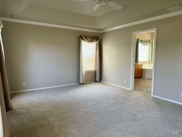 2918 E Green Canyon Dr, Meridian, ID 83642