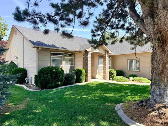 2918 E Green Canyon Dr, Meridian, ID 83642