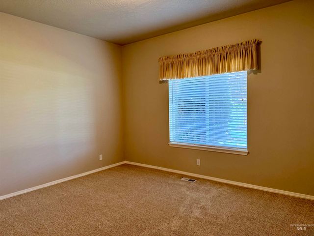 2918 E Green Canyon Dr, Meridian, ID 83642
