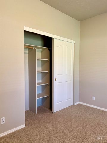 2918 E Green Canyon Dr, Meridian, ID 83642