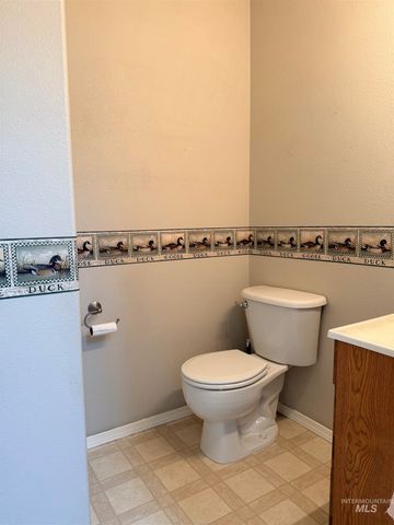 2918 E Green Canyon Dr, Meridian, ID 83642
