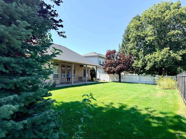 2918 E Green Canyon Dr, Meridian, ID 83642