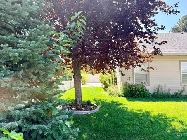 2918 E Green Canyon Dr, Meridian, ID 83642