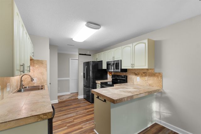 1502 25th Ave. N, North Myrtle Beach, SC 29582