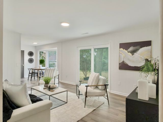 1020 Yeamans Hall Road, Hanahan, SC 29410