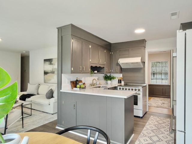 1020 Yeamans Hall Road, Hanahan, SC 29410