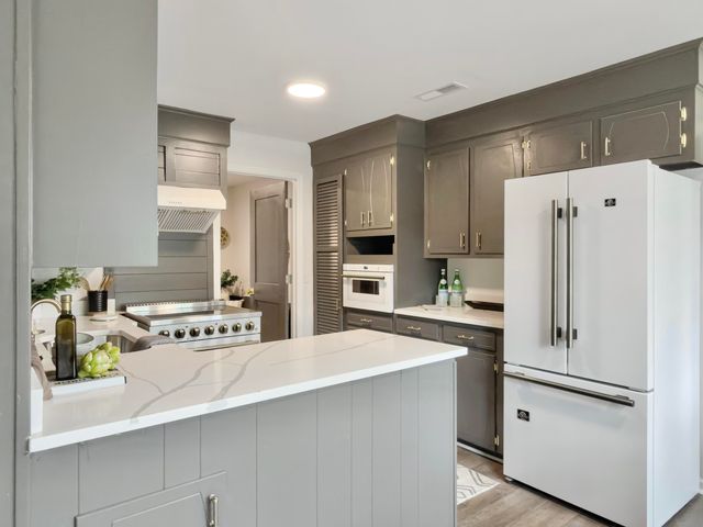 1020 Yeamans Hall Road, Hanahan, SC 29410