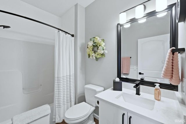 6114 Wyndham Way, Muncie, IN 47304