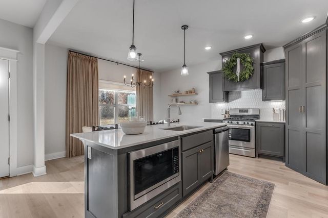 8 Rath Drive, Bella Vista, AR 72715