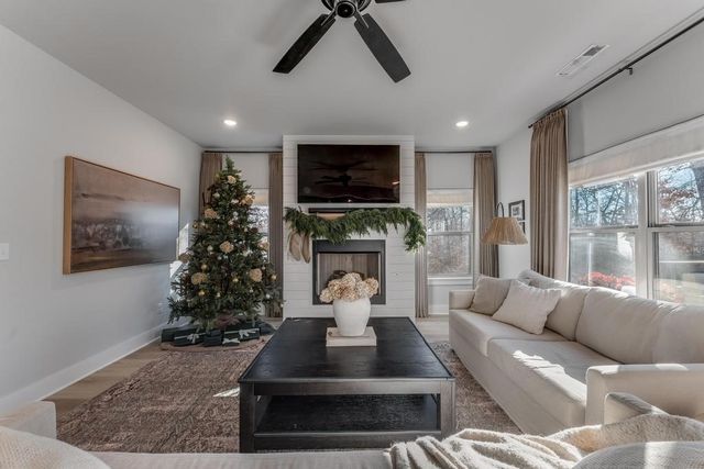 8 Rath Drive, Bella Vista, AR 72715