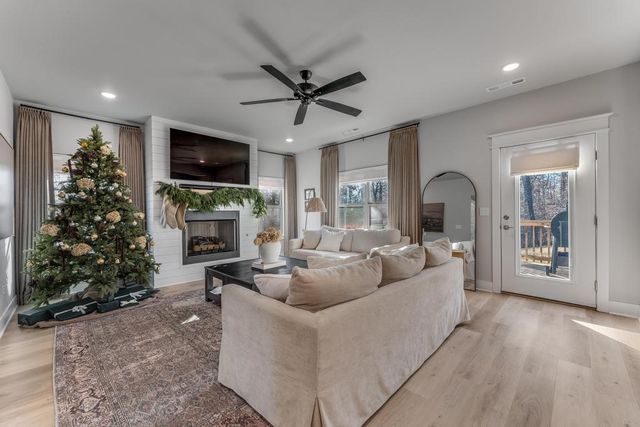 8 Rath Drive, Bella Vista, AR 72715