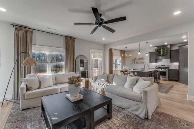 8 Rath Drive, Bella Vista, AR 72715