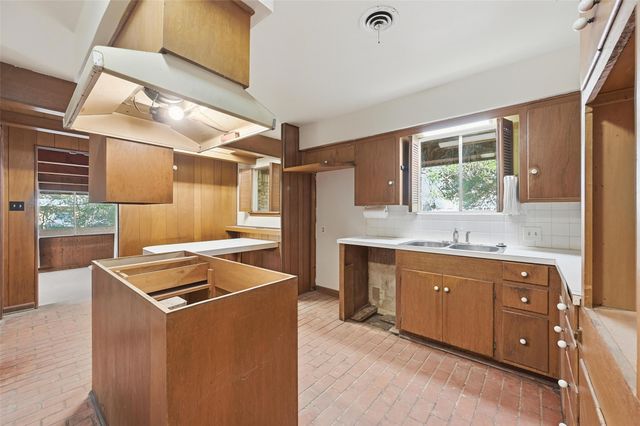 1916 Norwood Lane, Arlington, TX 76013