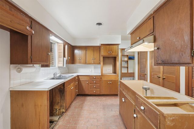 1916 Norwood Lane, Arlington, TX 76013