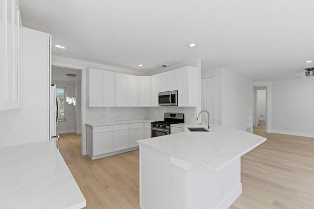 220 Blackbird Lane, Jupiter, FL 33458