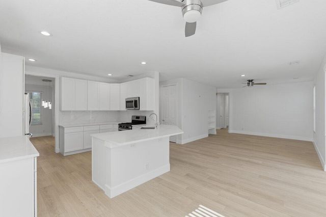 220 Blackbird Lane, Jupiter, FL 33458