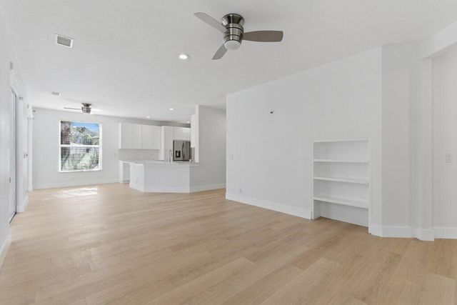 220 Blackbird Lane, Jupiter, FL 33458