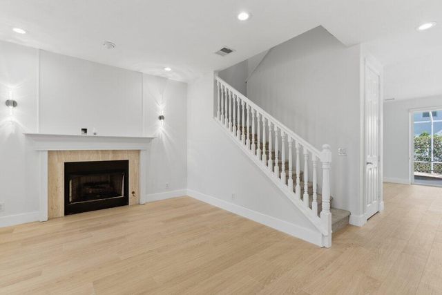 220 Blackbird Lane, Jupiter, FL 33458