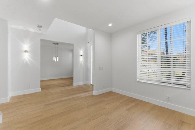 220 Blackbird Lane, Jupiter, FL 33458