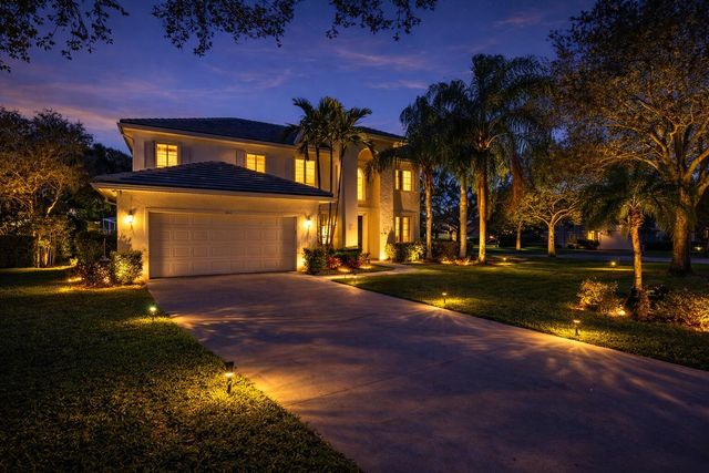220 Blackbird Lane, Jupiter, FL 33458