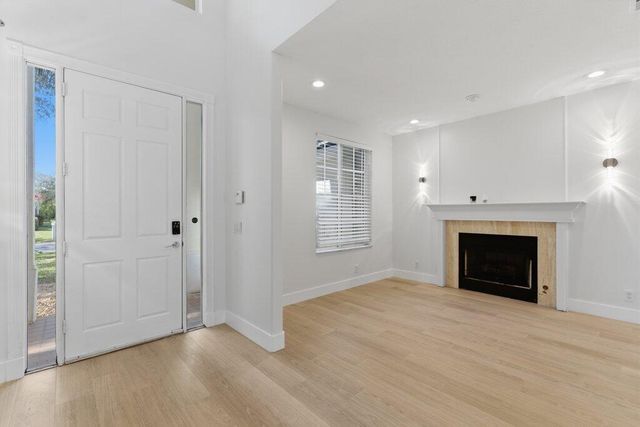 220 Blackbird Lane, Jupiter, FL 33458