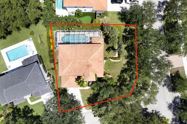 220 Blackbird Lane, Jupiter, FL 33458