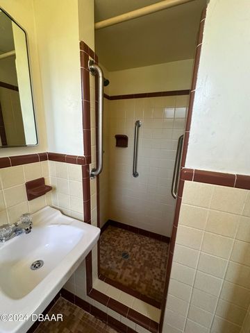 736 White Street, Daytona Beach, FL 32114