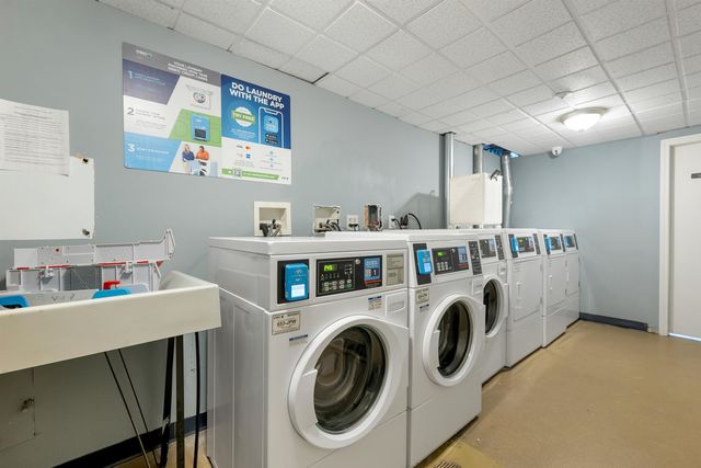 31 Andrew St Apt 19, Manchester, NH 03104