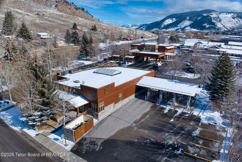 842 W BROADWAY Avenue, Jackson, WY 83001 photo 10