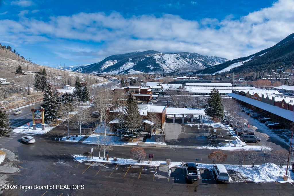 842 W BROADWAY Avenue, Jackson, WY 83001 photo 11