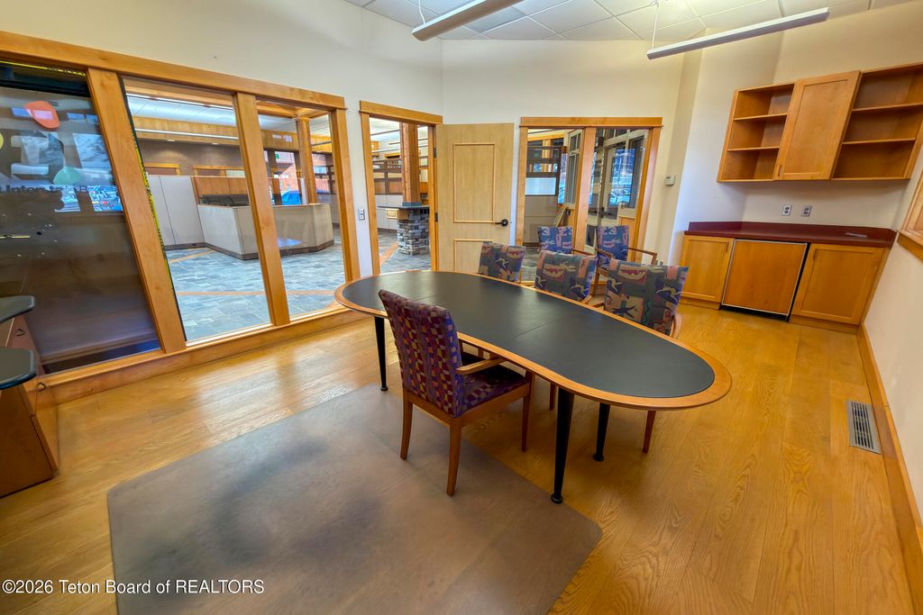 842 W BROADWAY Avenue, Jackson, WY 83001 photo 17