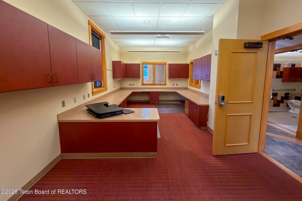 842 W BROADWAY Avenue, Jackson, WY 83001 photo 19