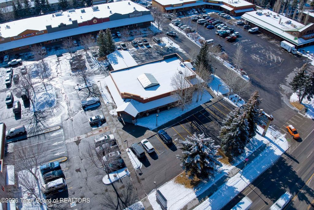 842 W BROADWAY Avenue, Jackson, WY 83001 photo 9