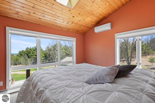 10746 Deal Road, Williamsburg, MI 49690