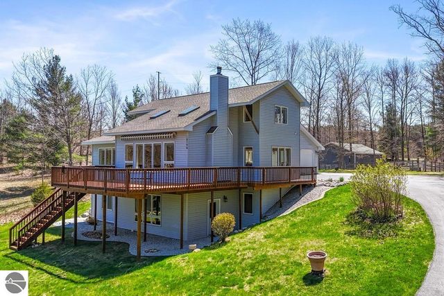 10746 Deal Road, Williamsburg, MI 49690