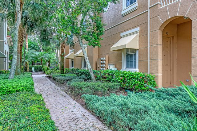 4851 Bonsai Circle 115, Palm Beach Gardens, FL 33418