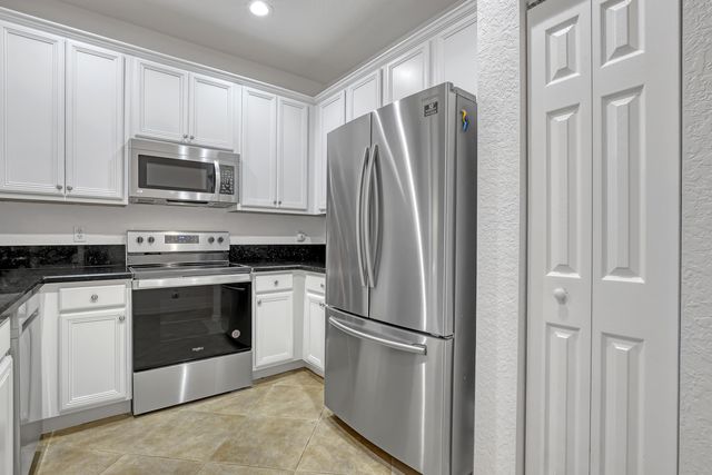 4851 Bonsai Circle 115, Palm Beach Gardens, FL 33418