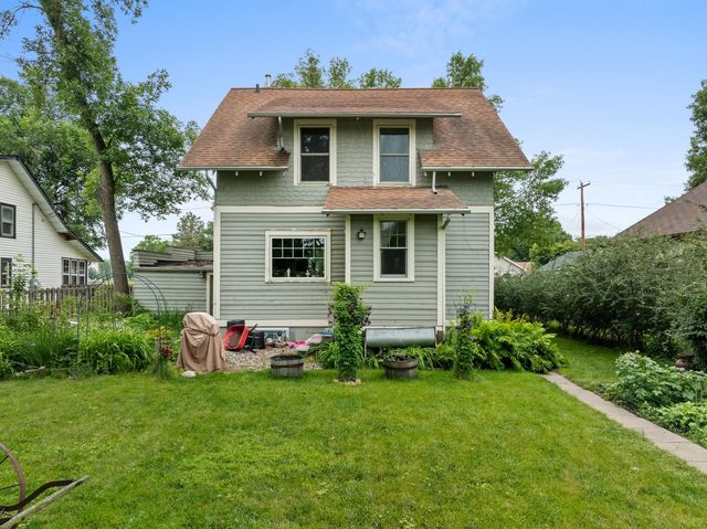 424 5th ave. NW, Minot, ND 58703