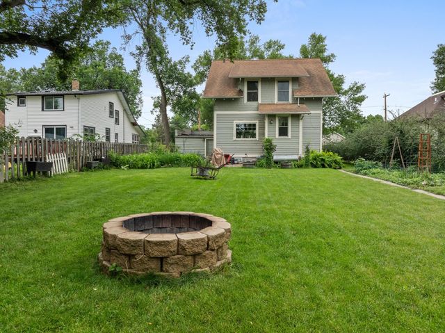 424 5th ave. NW, Minot, ND 58703