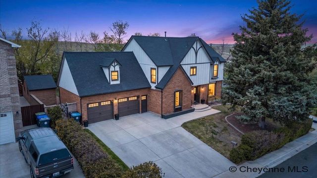 6850 HAWTHORNE DR, Cheyenne, WY 82009