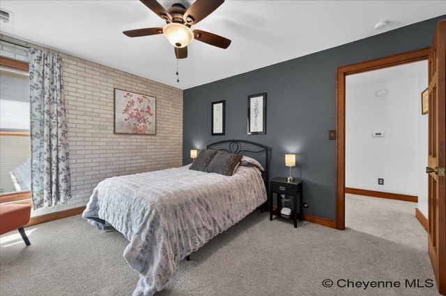 6850 HAWTHORNE DR, Cheyenne, WY 82009