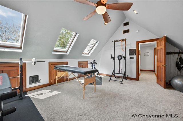 6850 HAWTHORNE DR, Cheyenne, WY 82009