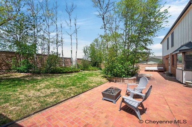 6850 HAWTHORNE DR, Cheyenne, WY 82009