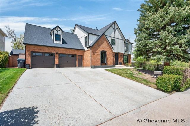 6850 HAWTHORNE DR, Cheyenne, WY 82009