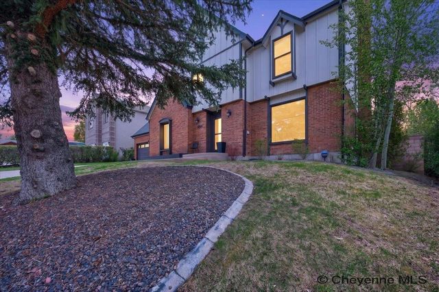 6850 HAWTHORNE DR, Cheyenne, WY 82009