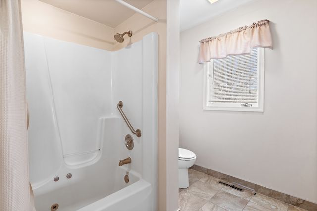 144 Glen Abbey Drive, Rockford, IL 61107