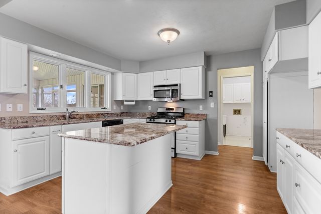 144 Glen Abbey Drive, Rockford, IL 61107